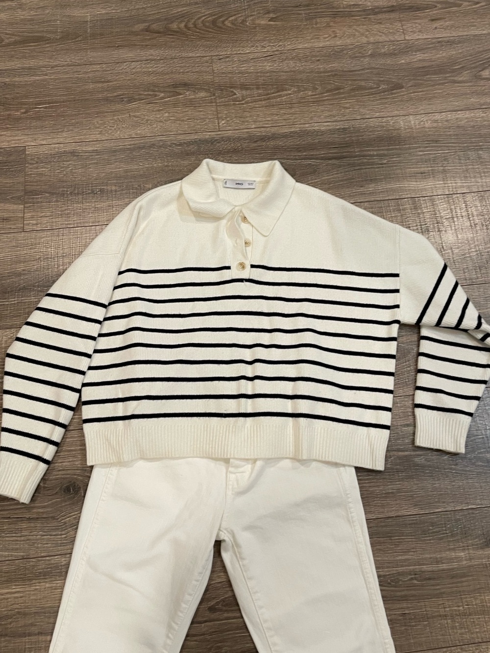 Mango Cream and Black Striped Polo SweaterNOTEdon’t have tag believe size small